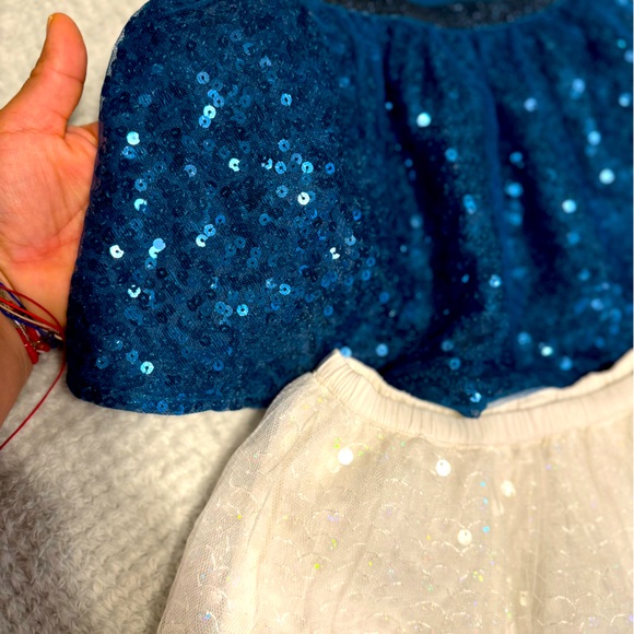Bundle of tutus Oshkosh size 5 , crazy 8 size 4 - Picture 4 of 7